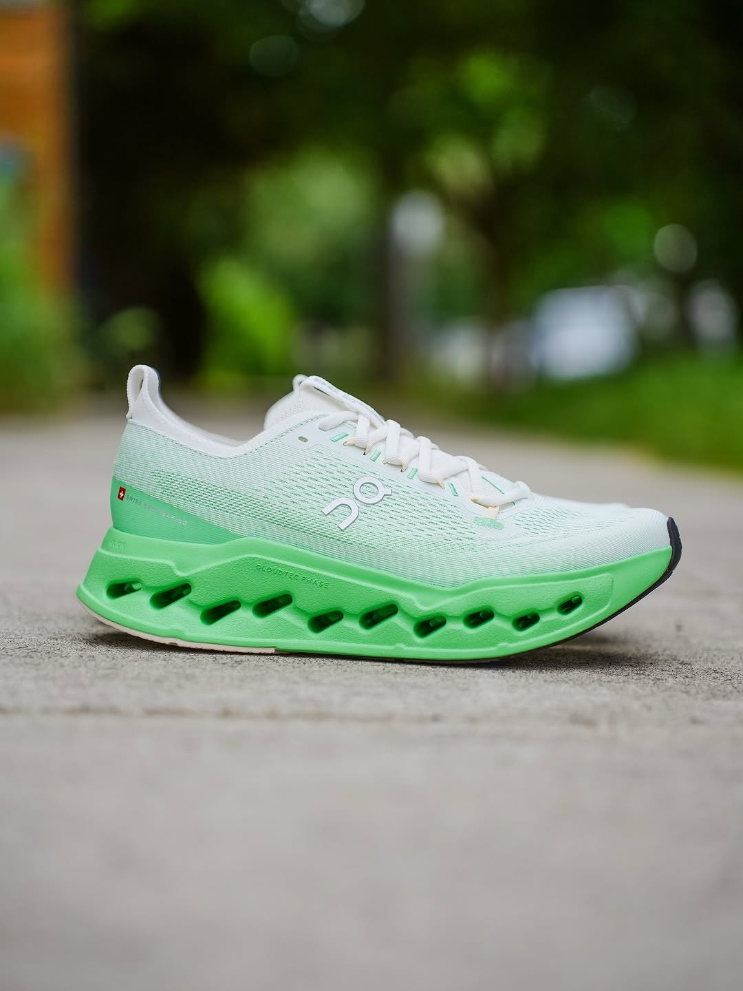 ON CLOUDSURFER MAX IVORY HONEYDEW