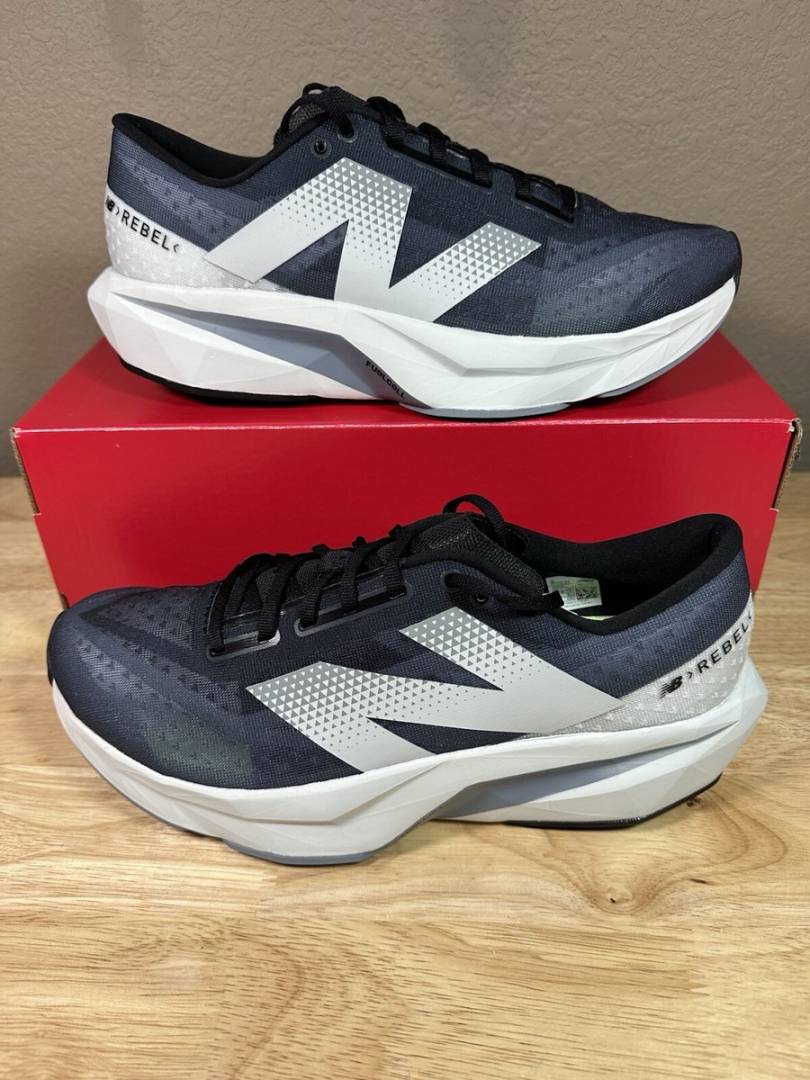 New_Balance Fuelcell Elite V4 BlackWhite