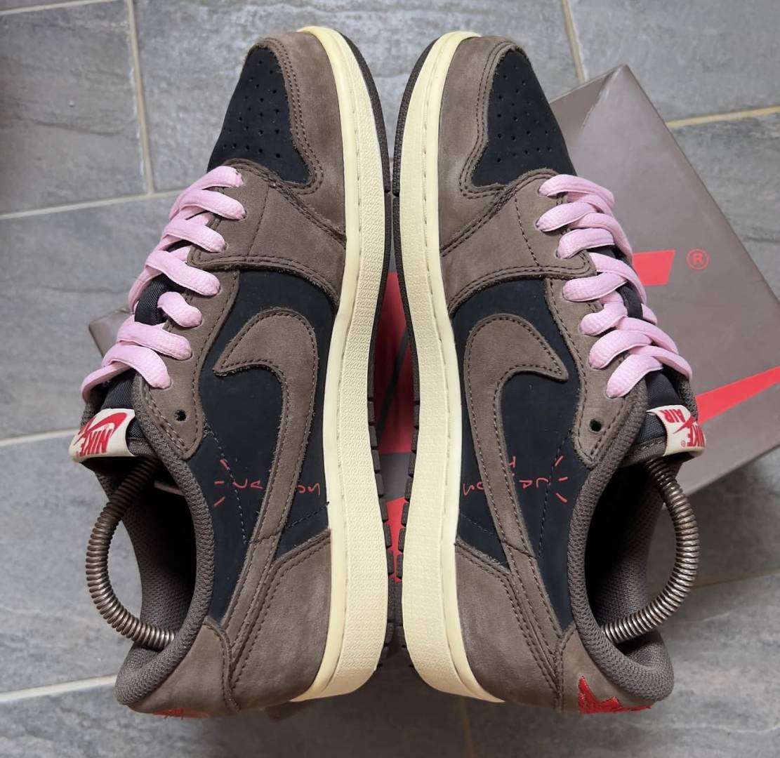 Travis Scott X Air Jordan 1 Low Sneaker Mocha