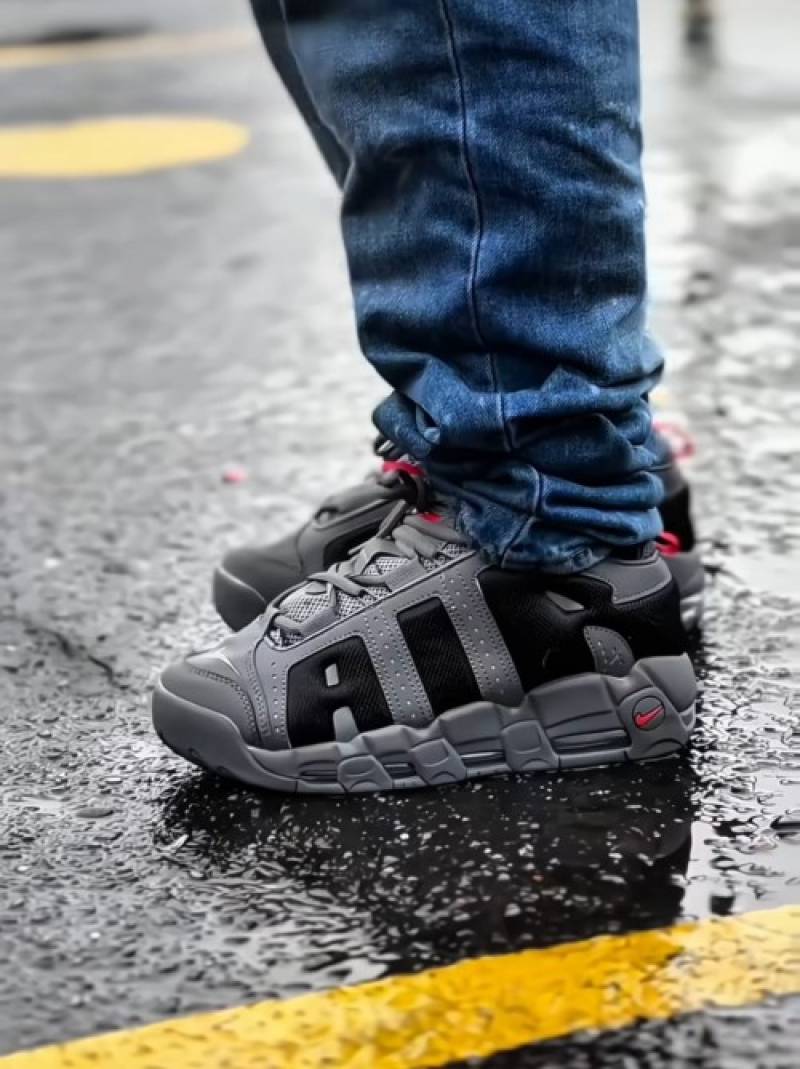 nik_e air more uptempo grey black (1116