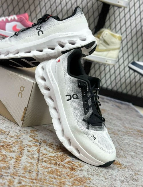 ON CLOUD TILT 2.0 BLACK IVORY