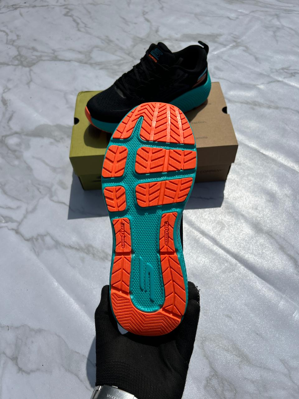 SKECHERS MAX ROAD 6