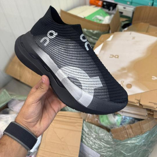 ON CLOUDBOOM STRIKE LS BLACK