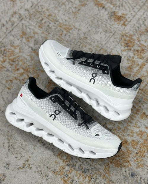 ON CLOUD TILT 2.0 BLACK IVORY