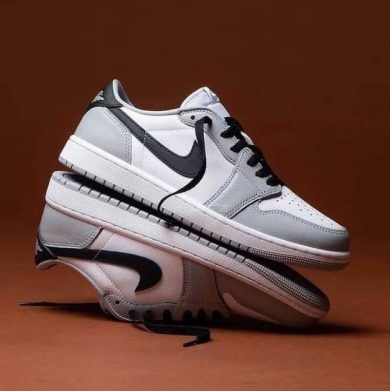 Nik.e Air Jordan 1 Low Barons